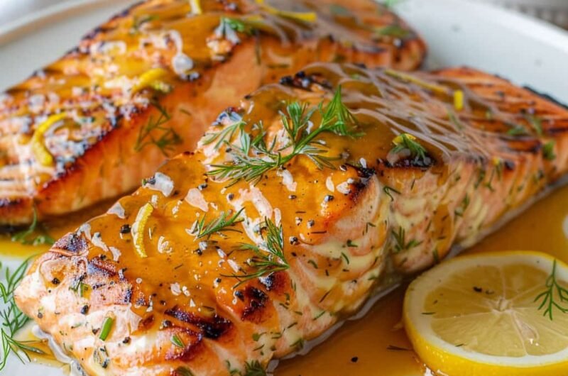 Salmón a la Parrilla con Salsa de Miel y Mostaza