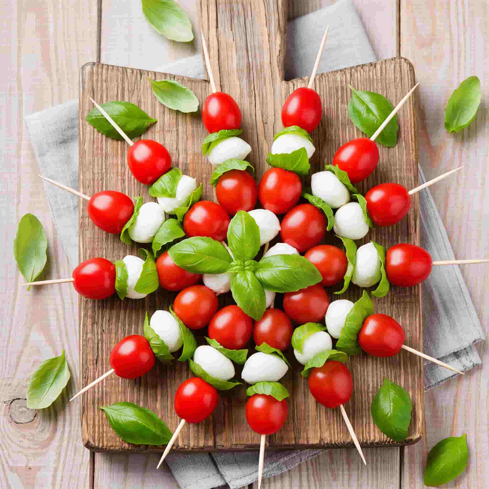 brocheta en caprese saludable